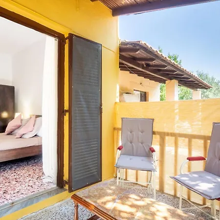 House Konstantinos * Ágios Geórgios